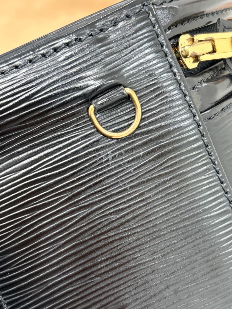 LOUIS VUITTON エピ カンヌ バニティ　ハンドバッグ　 レザー 黒