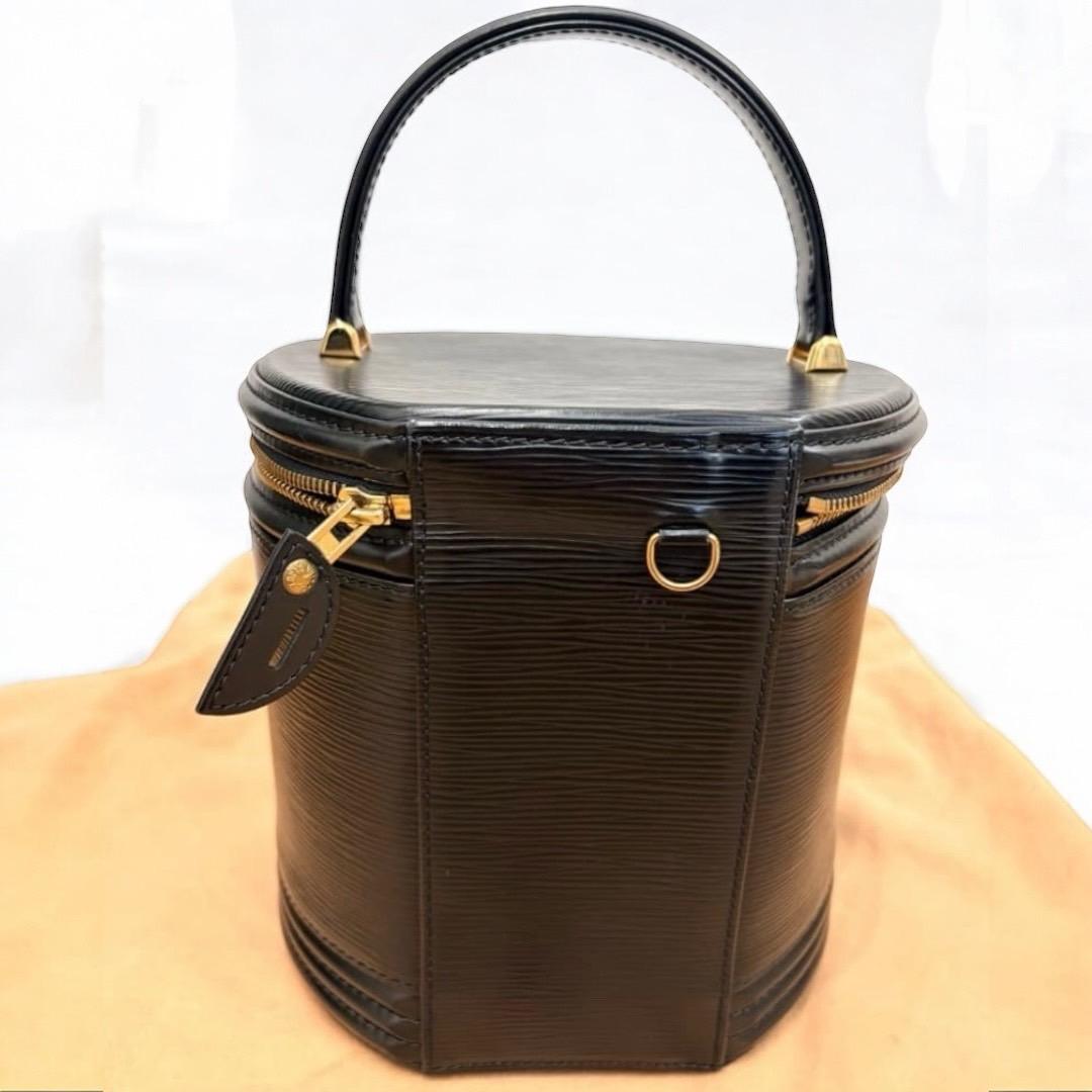 LOUIS VUITTON エピ カンヌ バニティ　ハンドバッグ　 レザー 黒