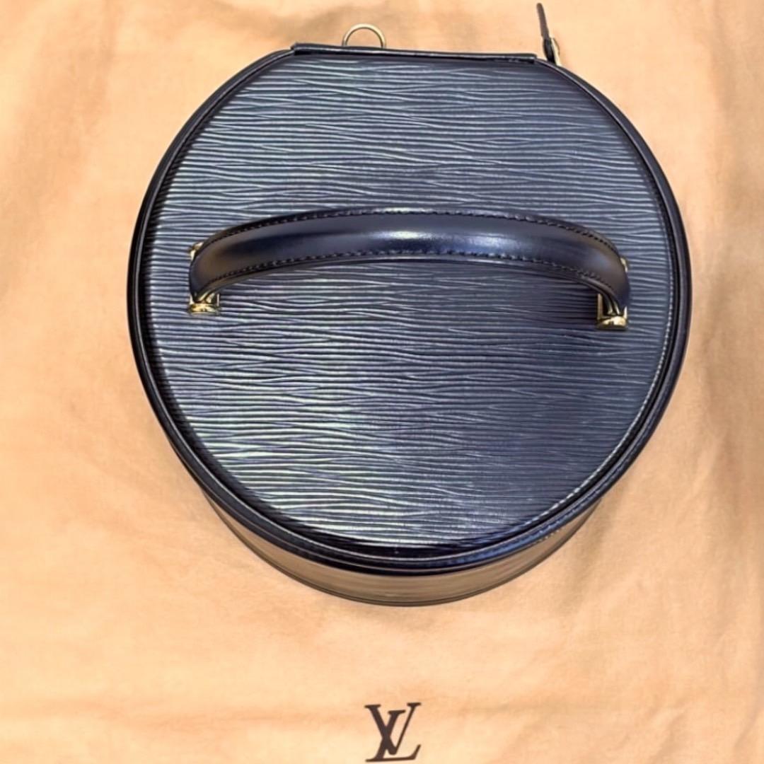 LOUIS VUITTON エピ カンヌ バニティ　ハンドバッグ　 レザー 黒