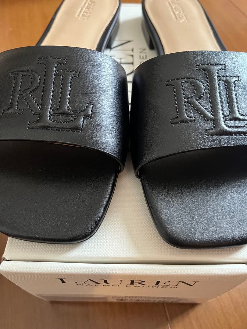 ＜LAUREN RALPH LAUREN＞ロゴ スライダー サンダル/ブラック