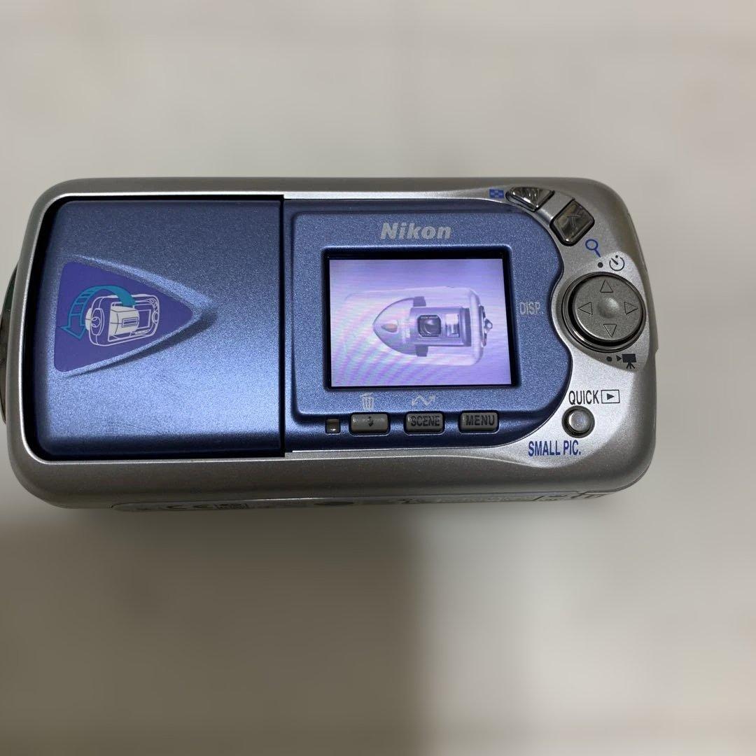 Nilon CooLPIX 2500 デジタルカメラ　クールピクス