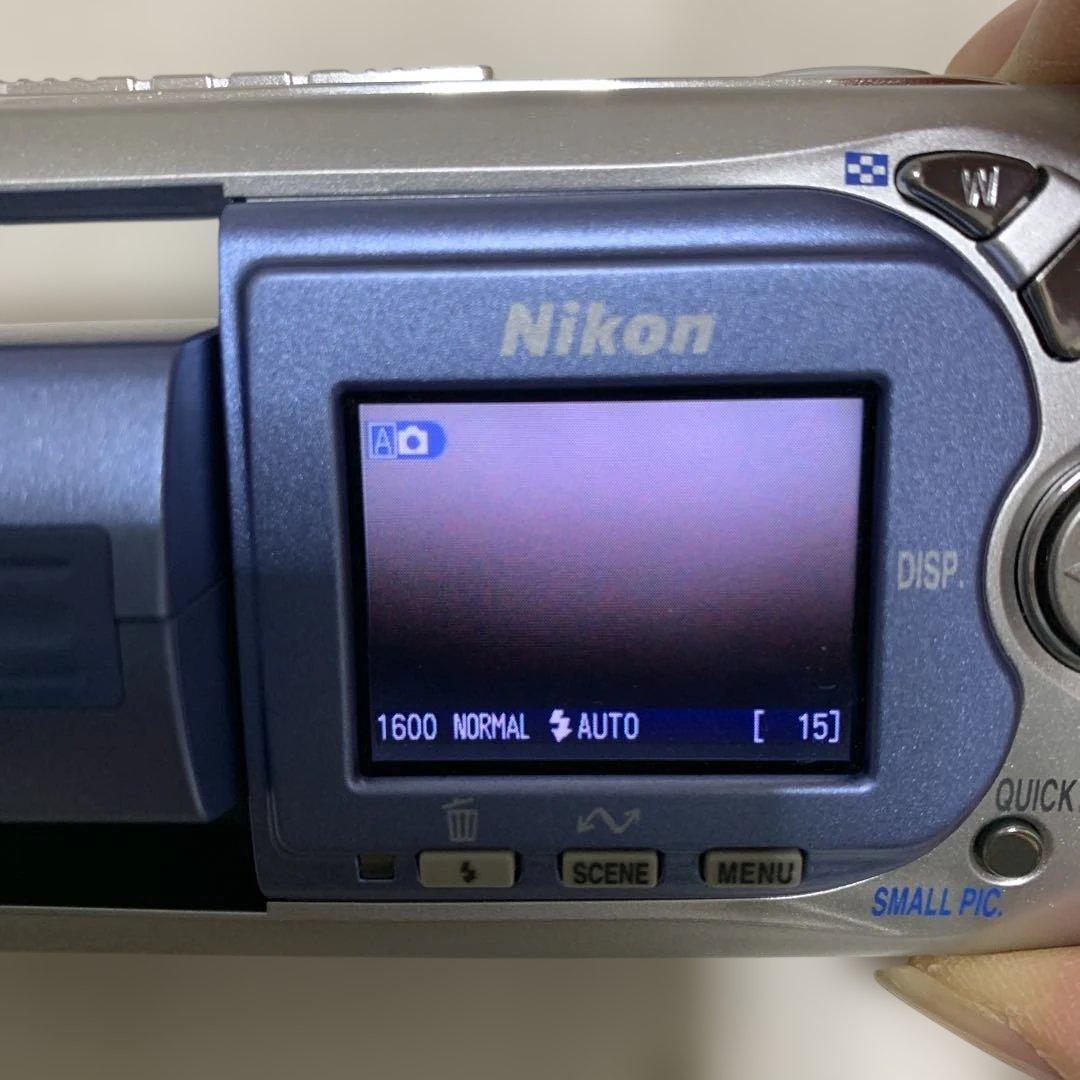 Nilon CooLPIX 2500 デジタルカメラ　クールピクス