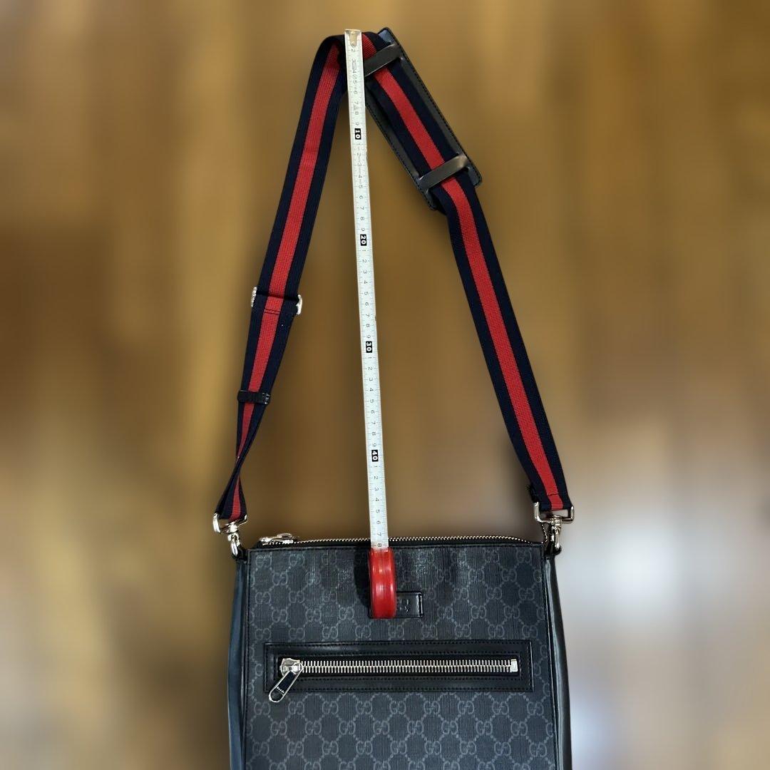 Gucci GGパターンブラック メッセンジャーバッグ