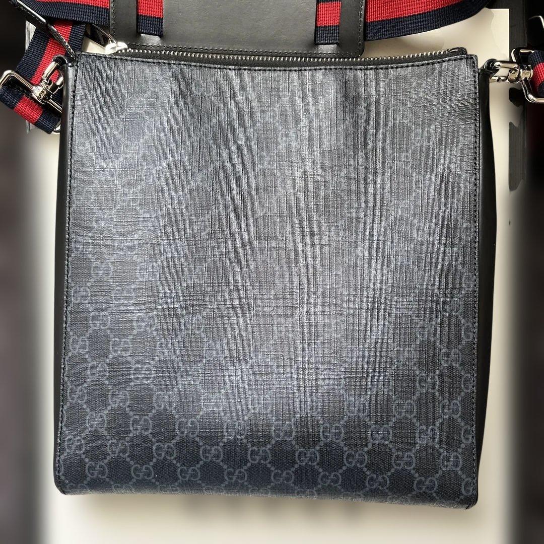 Gucci GGパターンブラック メッセンジャーバッグ