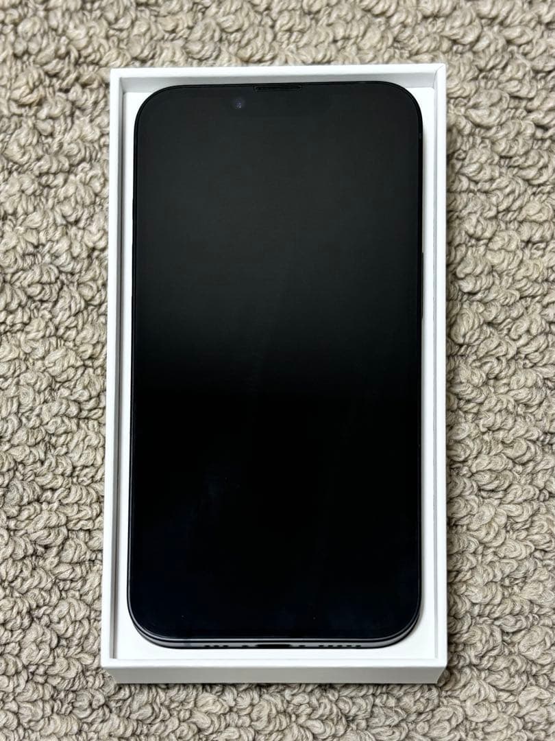 【momoko】iPhone 16e 128GB ブラック