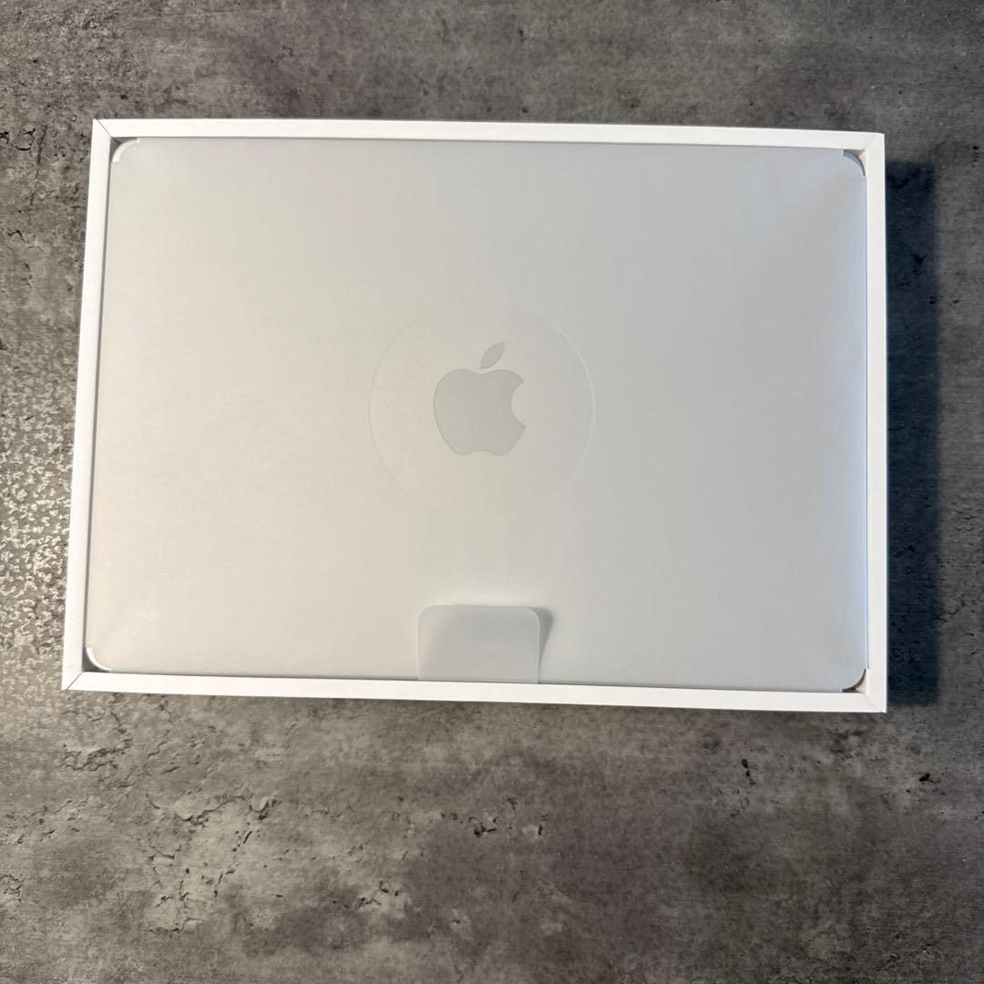 【美品】 MacBook Air 13インチ 充放電5回 M2