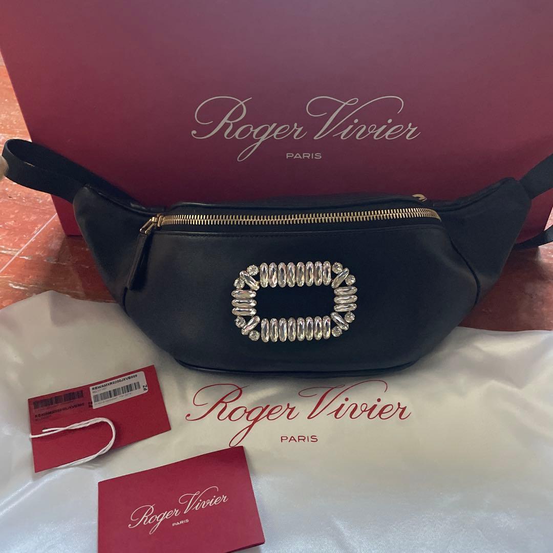 Roger Vivier ブラック ボディバッグ