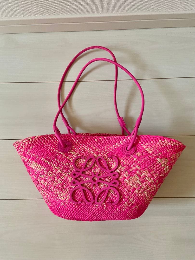 新品⭐︎美品⭐︎即発可⭐︎ロエベLOEWE ストローバッグ ピンク⭐︎かごバッグ