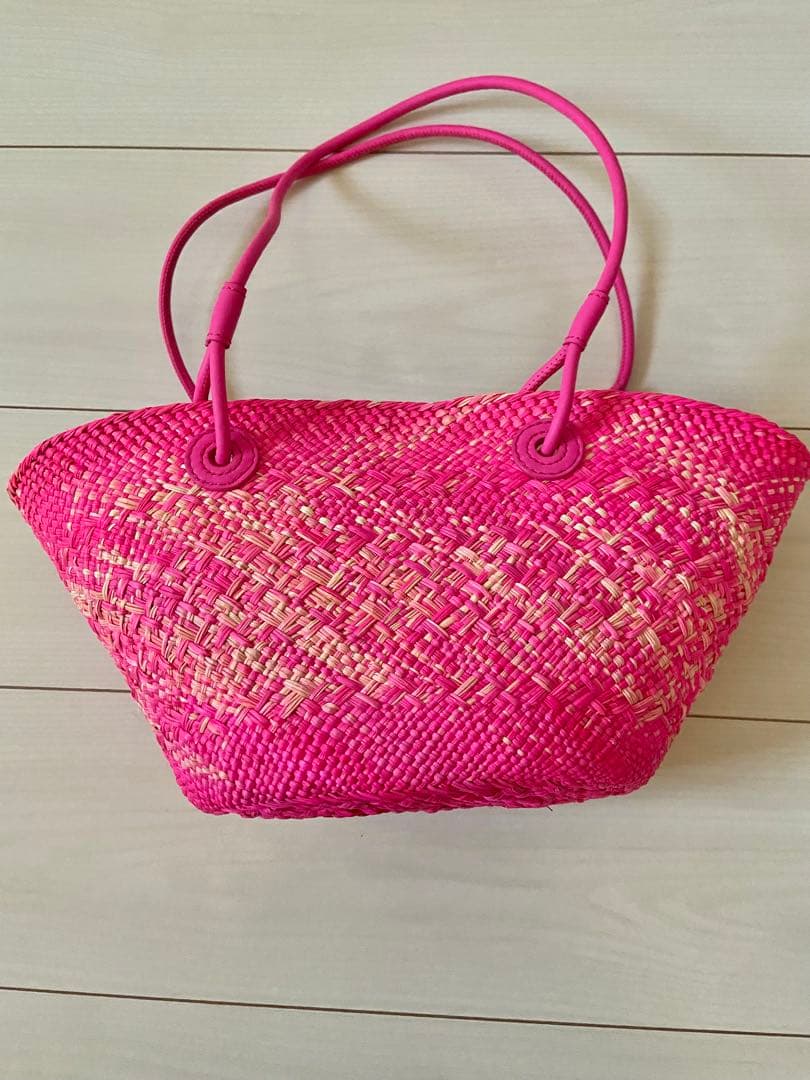 新品⭐︎美品⭐︎即発可⭐︎ロエベLOEWE ストローバッグ ピンク⭐︎かごバッグ