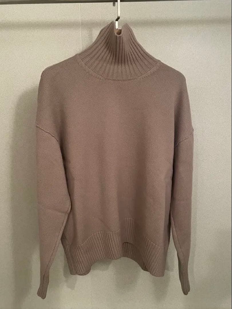 トップス OVERSIZED IMPRESSION HIGH NECK KNIT LS