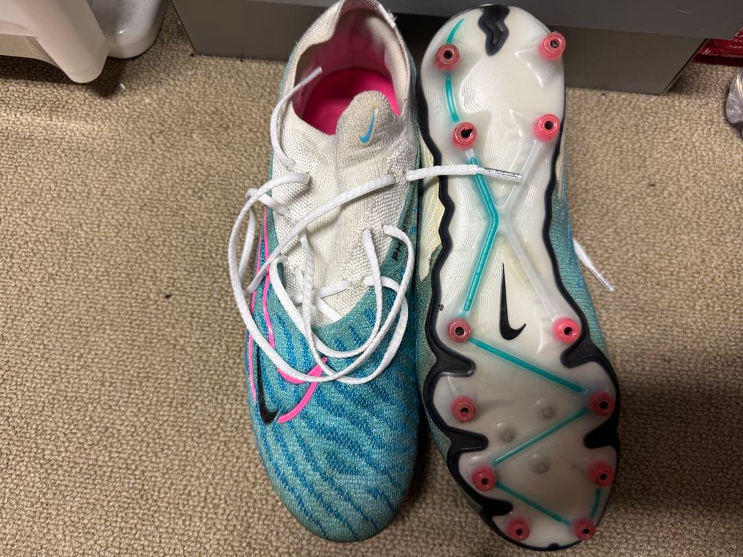 Nike Phantom サッカーシューズ スパイク