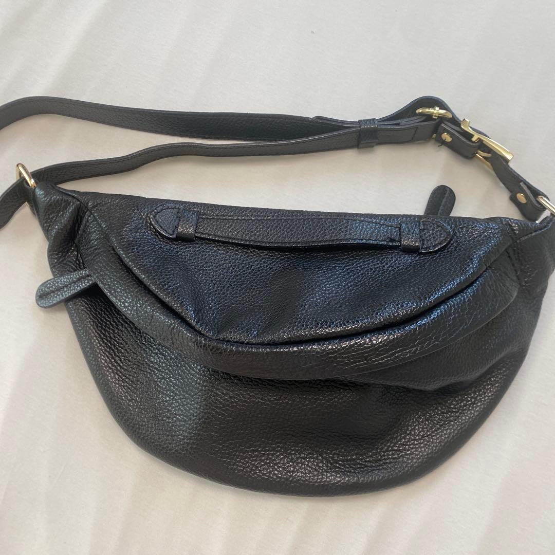 【未使用品】AULENTTI 黒 レザー ボディバッグ 調整可能