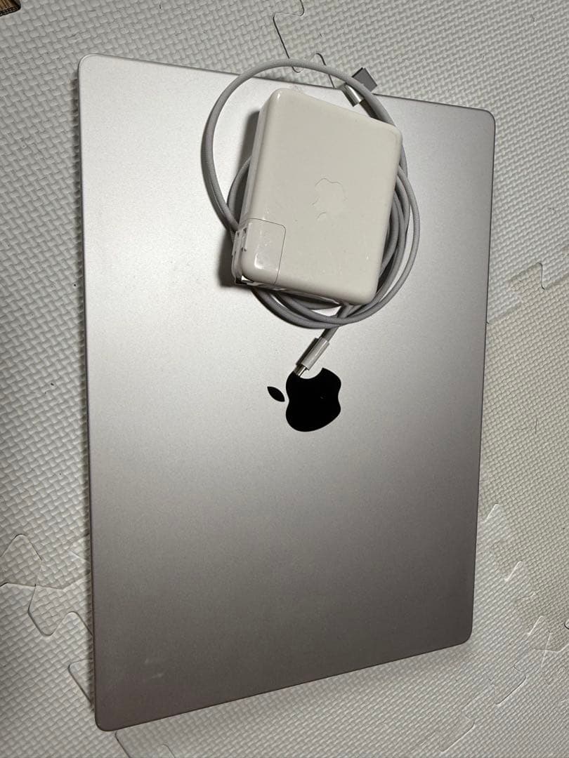 Apple MacBook Pro 16インチ (2021)