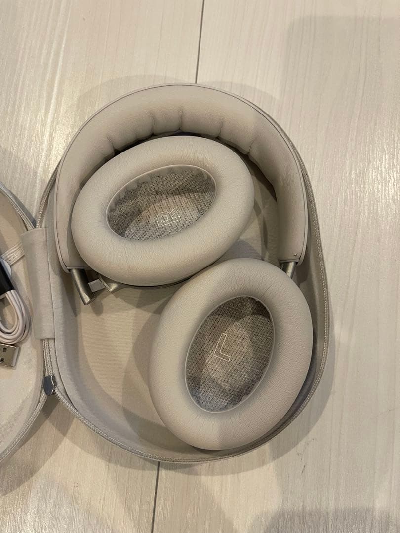 Leomaroさん　Bose ヘッドホン　ワイヤレス　ケース付き USBケーブル