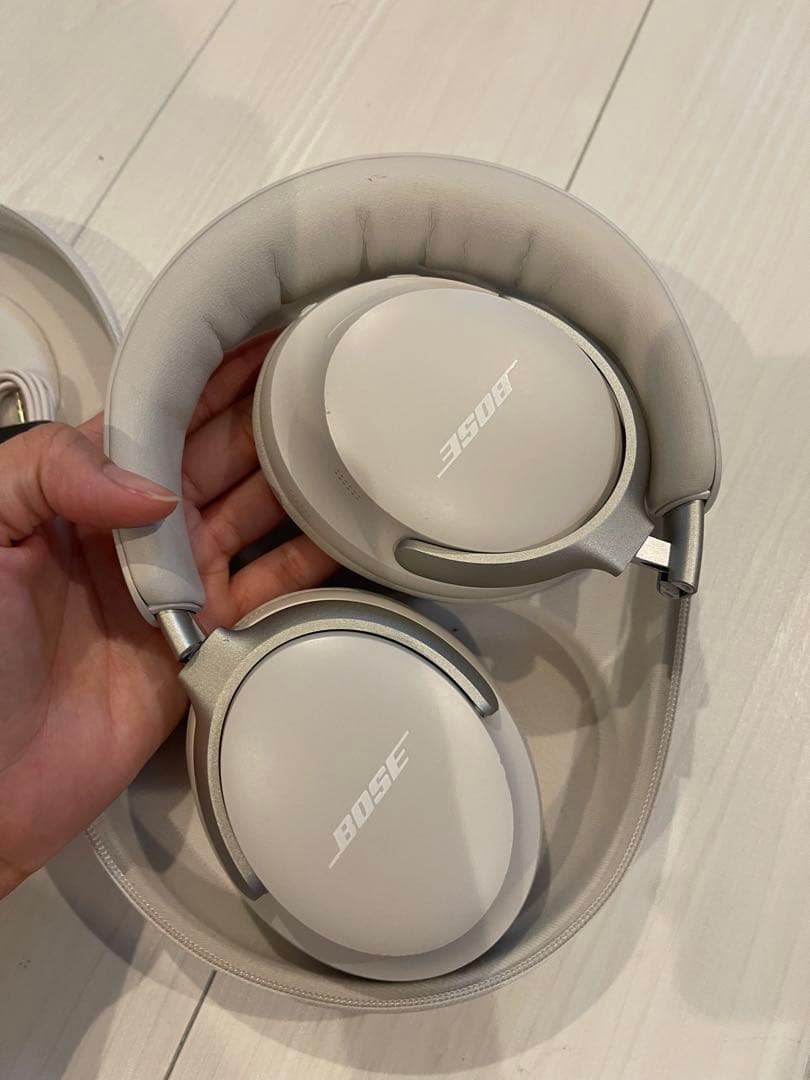 Leomaroさん　Bose ヘッドホン　ワイヤレス　ケース付き USBケーブル