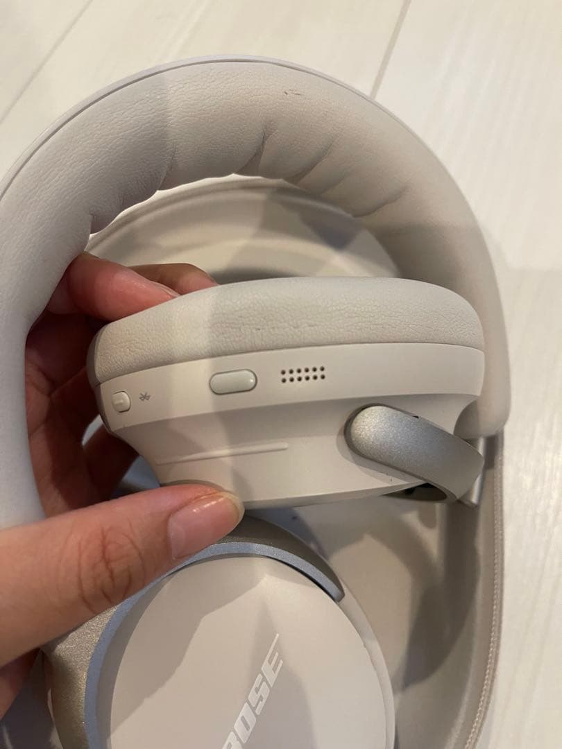 Leomaroさん　Bose ヘッドホン　ワイヤレス　ケース付き USBケーブル