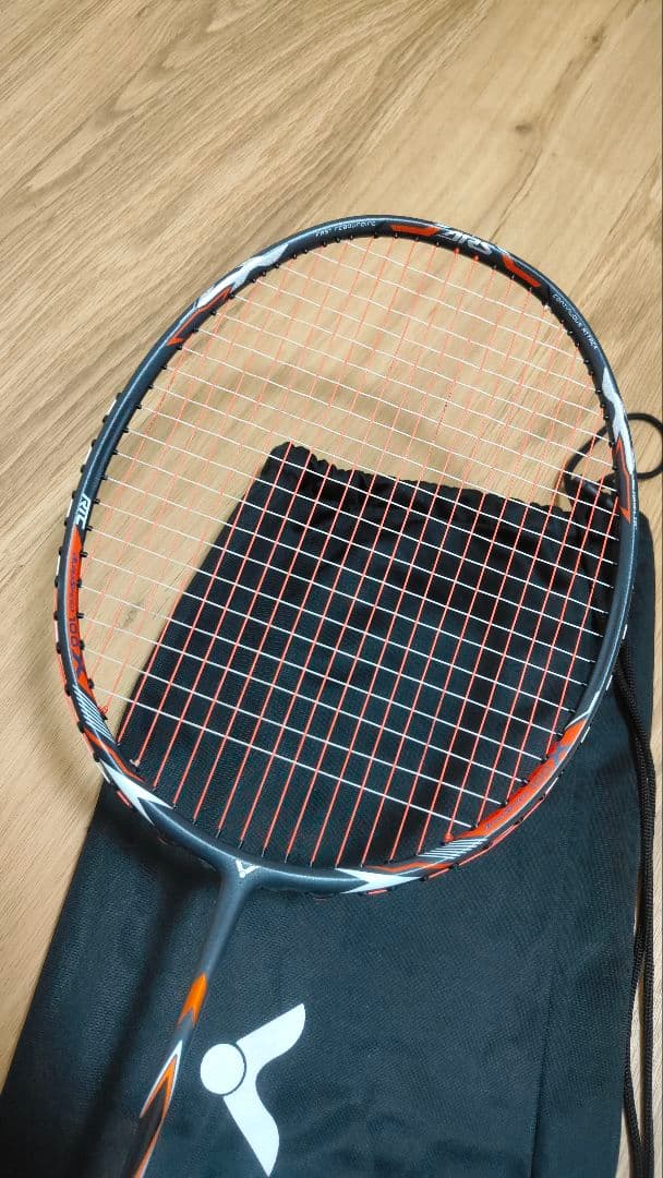 Victor 100X バドミントンラケット 専用ケース付き