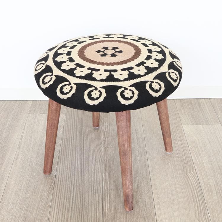 木脚スツール 刺繍 ブラックベージュ