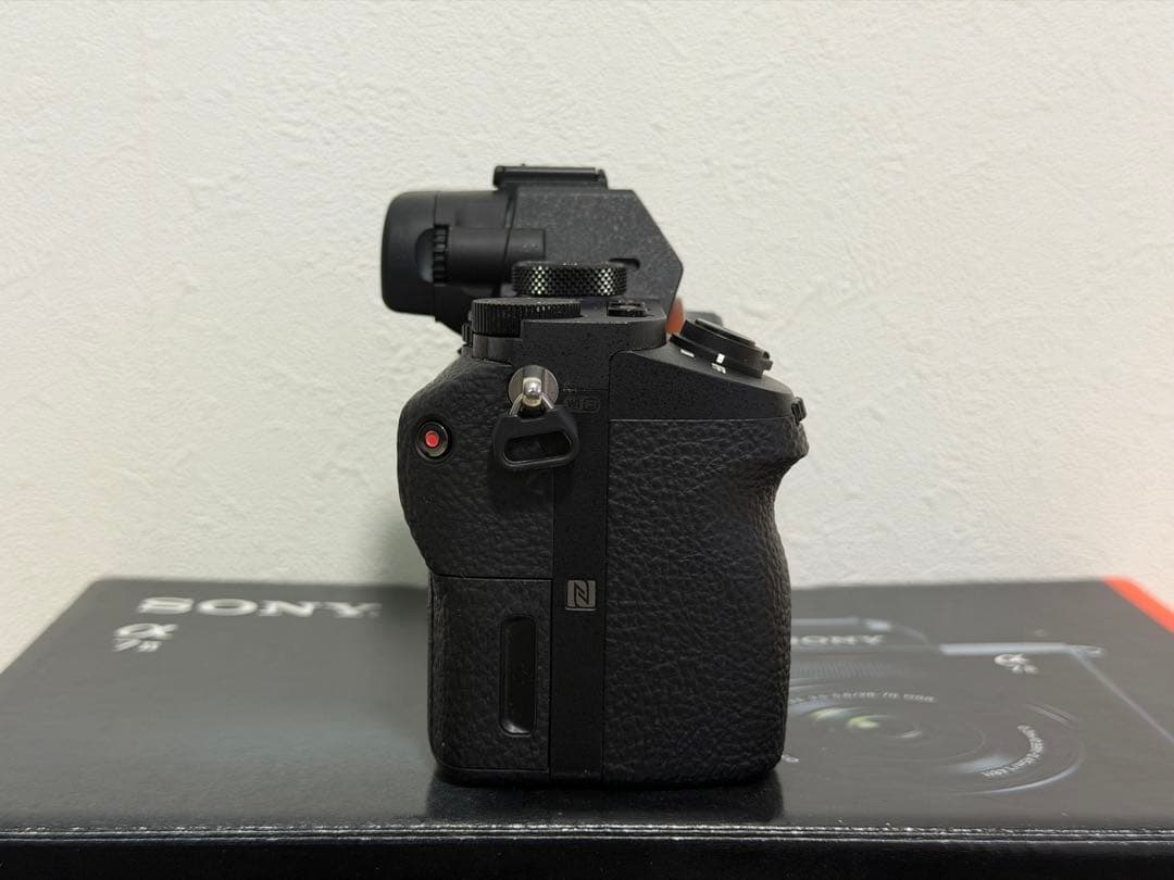 ［美品］ショット数わずか「1837回」★SONYα7Ⅱレンズキット&単焦点レンズ