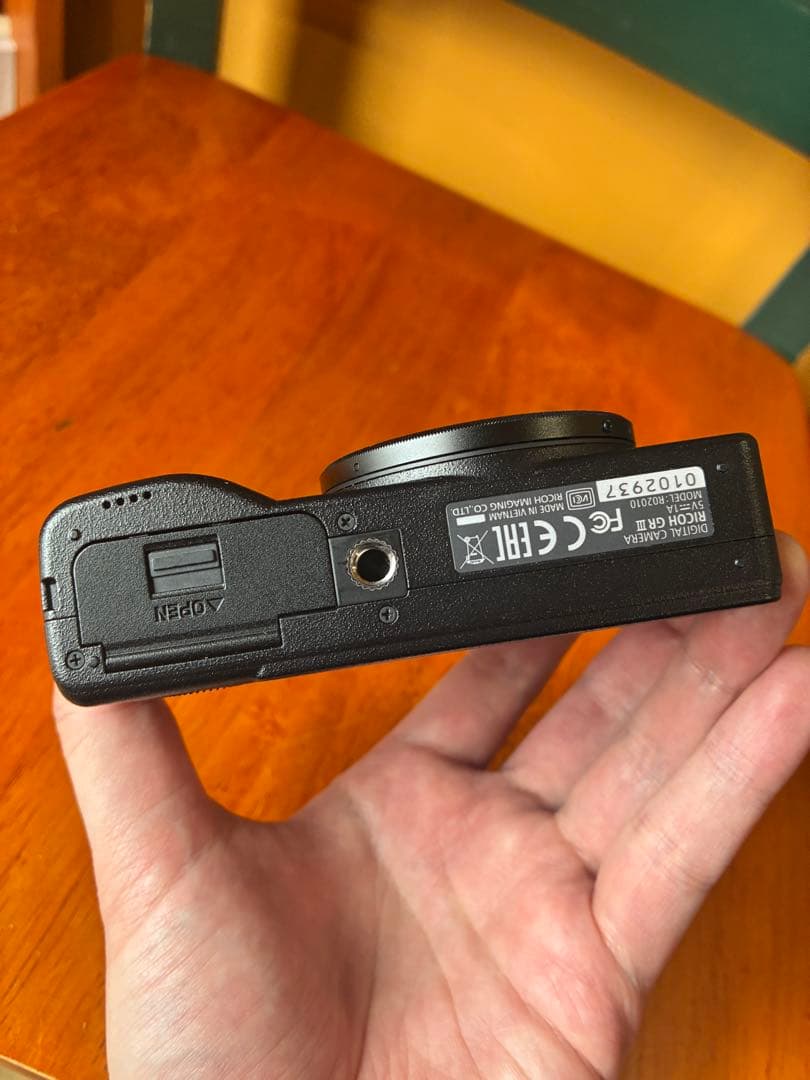 ☆使用頻度極少☆RICOH GR III コンパクトデジタルカメラ