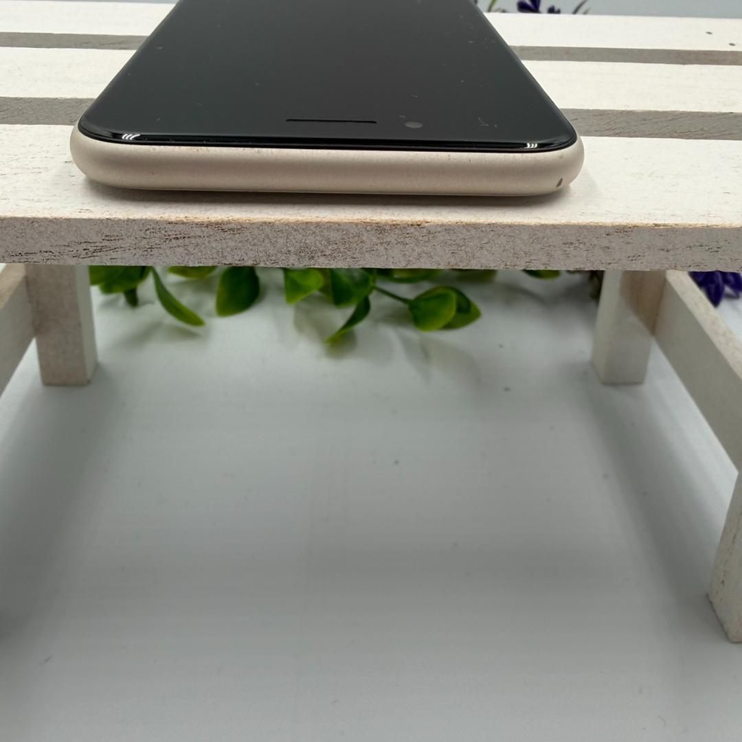 iPhone SE第3世代 64GB スターライト 357