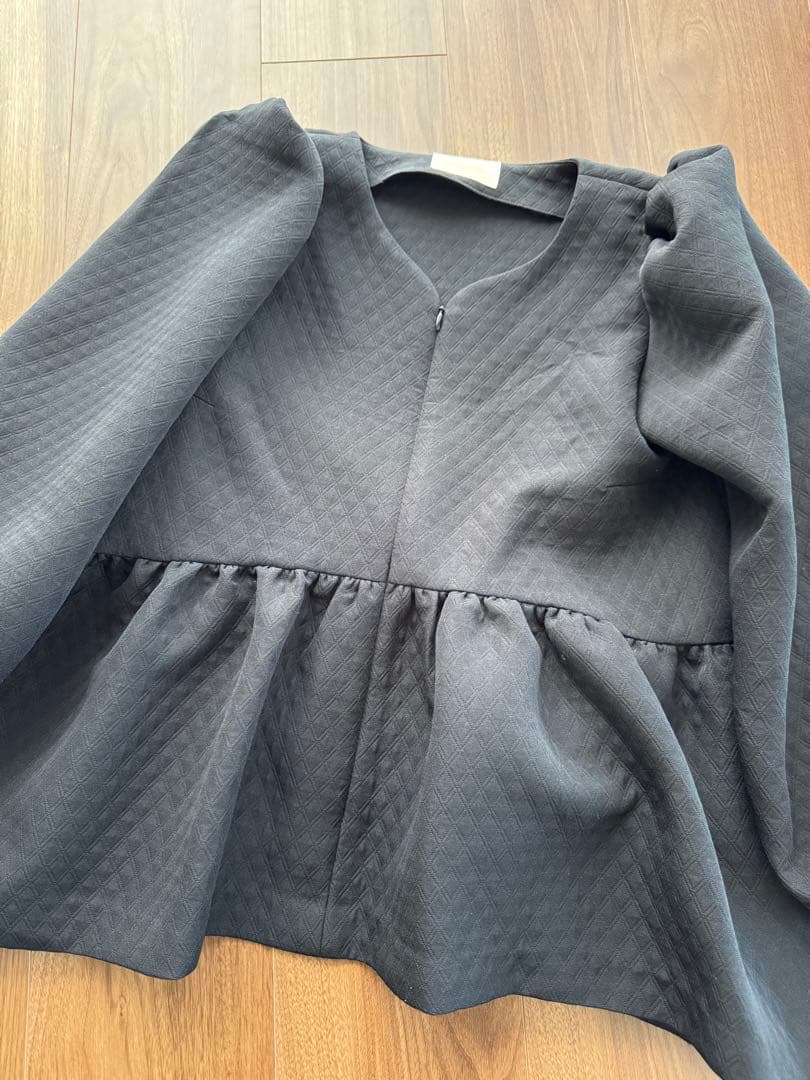 bitnabi ハートカッティングキルティング長袖トップス ブラック