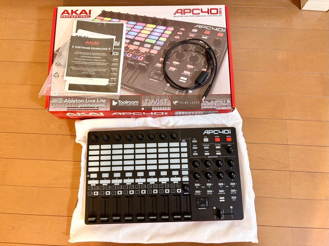 【美品】AKAI Professional APC40 mk2