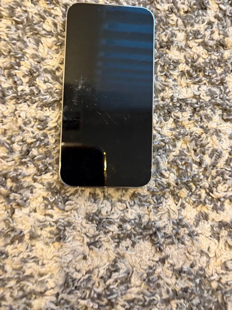 Apple iPhone 13 Pro SIMフリー　画面ヒビ割れ