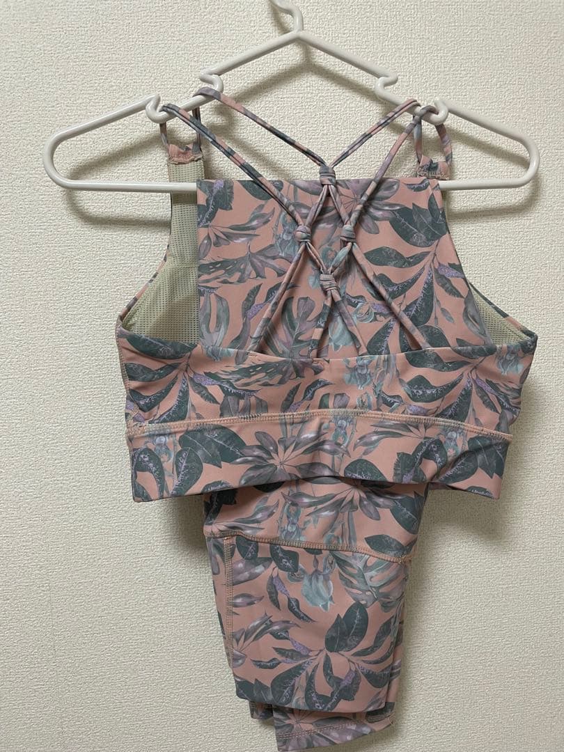 あっきー 　Sサイズ上下セットSUKALAアクトブラトップレギンスセット