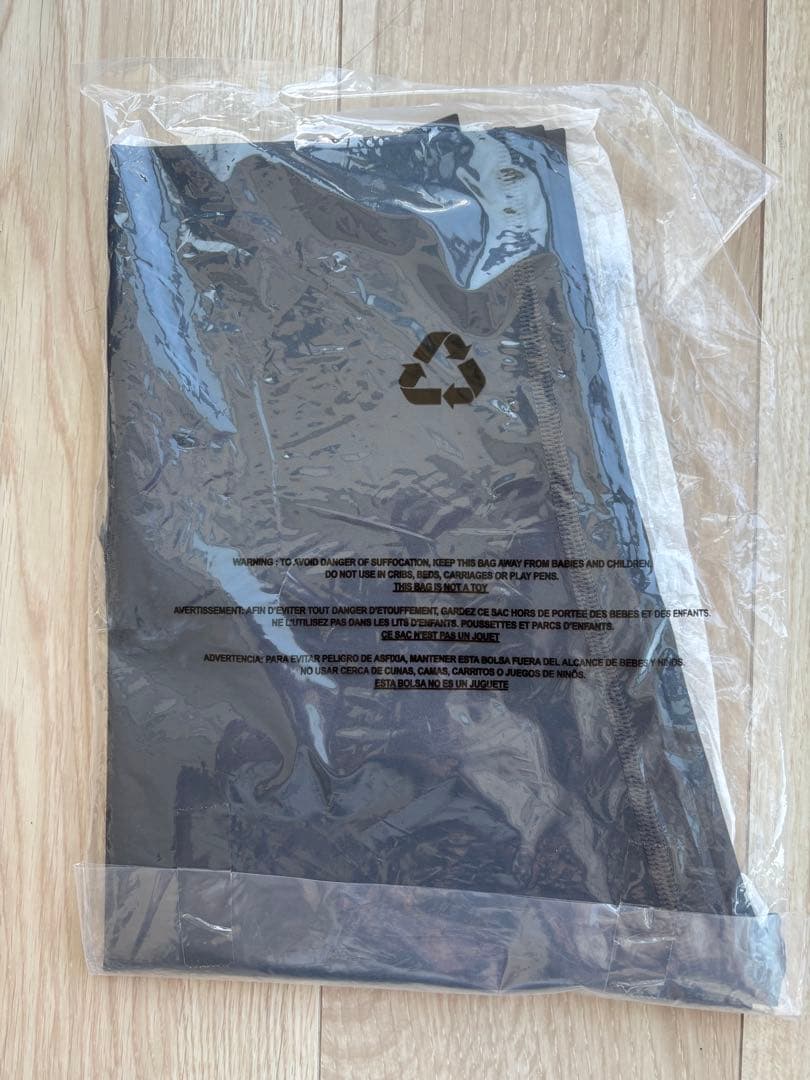 【新品未使用タグ付き‼️】alo yoga ネイビー　XSサイズ