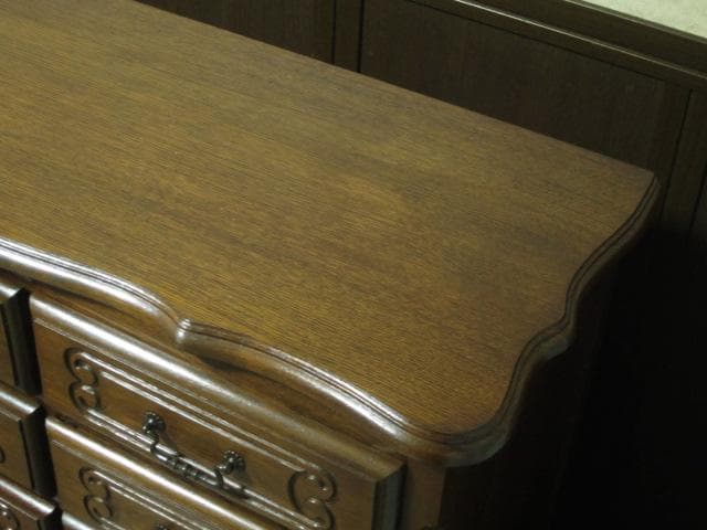 ルーマニア製 オーク材 猫脚 クラシック 8ドロアー サイドボード チェスト