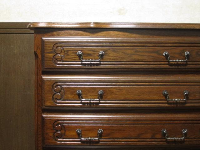 ルーマニア製 オーク材 猫脚 クラシック 8ドロアー サイドボード チェスト