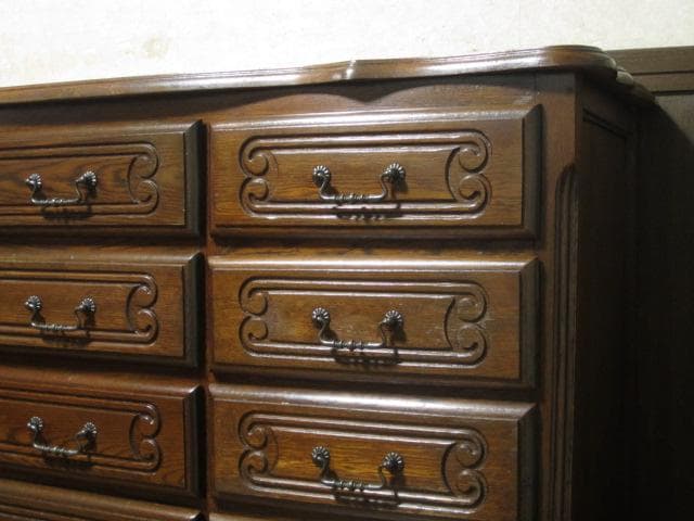 ルーマニア製 オーク材 猫脚 クラシック 8ドロアー サイドボード チェスト