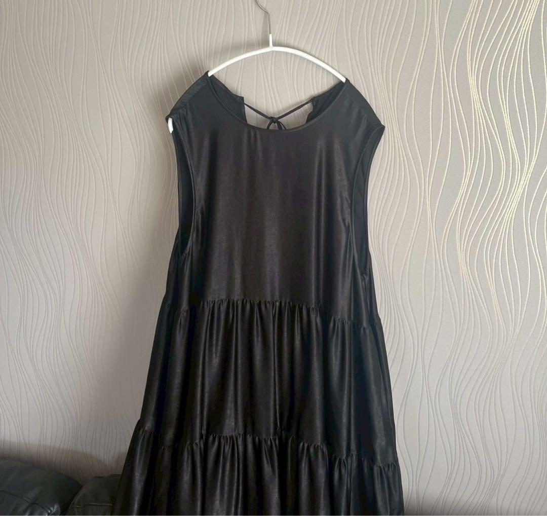 PERNA ノースリーブティアードロングワンピース