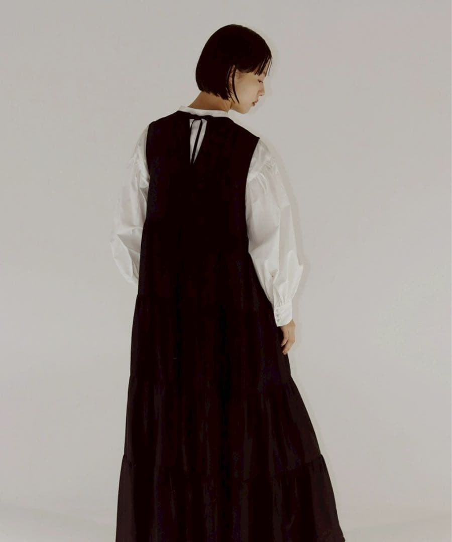 PERNA ノースリーブティアードロングワンピース