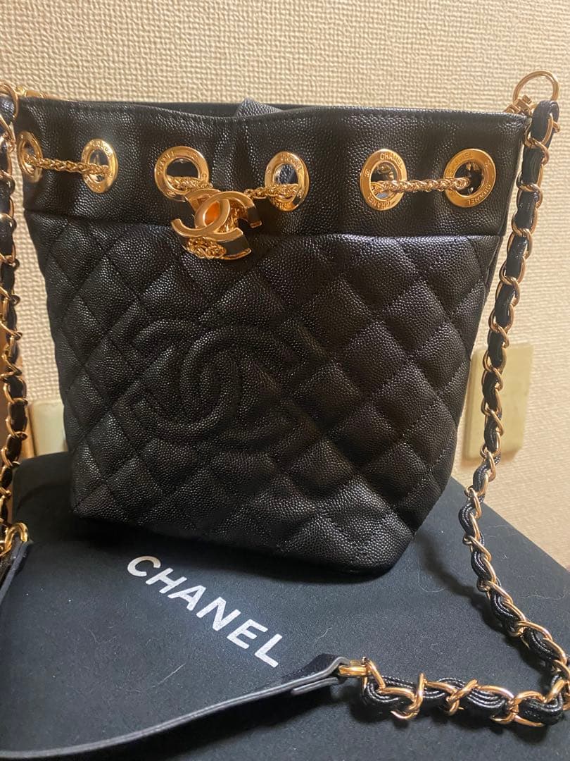 (新品、未使用)CHANEL ノベルティブラックショルダーバッグ、ショルダーのみ