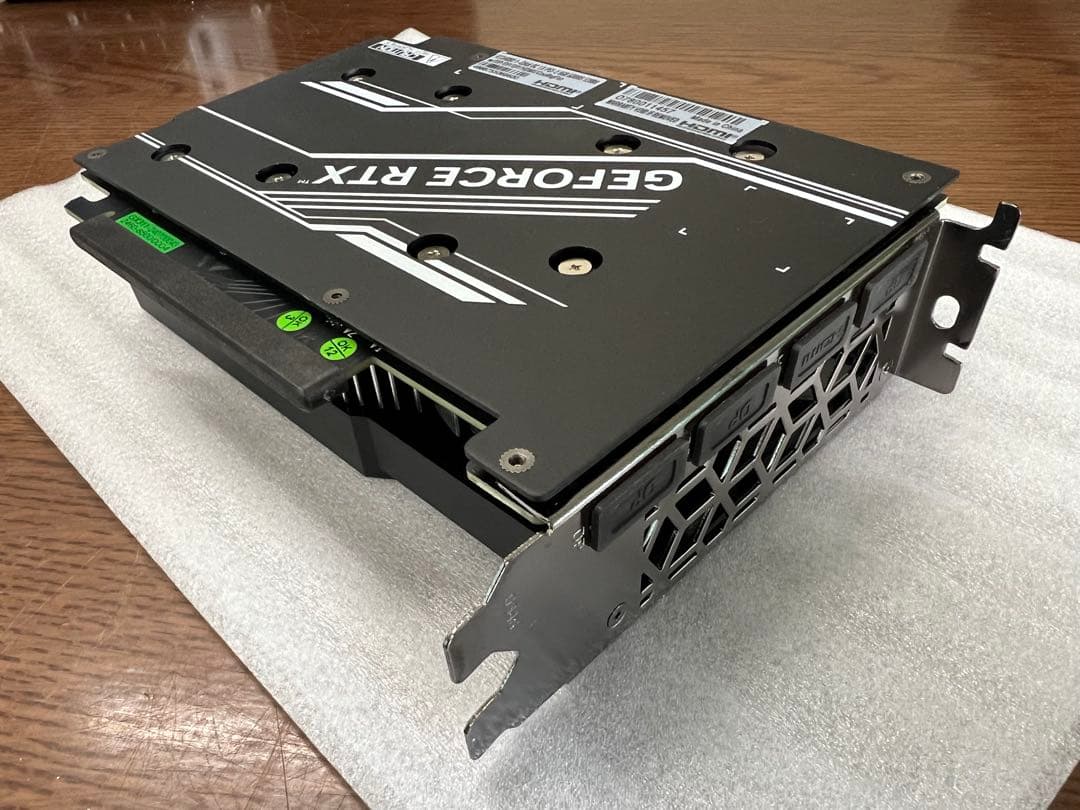 GALAKURO GAMING GEFORCE RTX 4060 中古