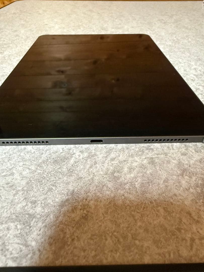 Apple iPad Air(第5世代)256GB Wi-Fi【カバー付き】