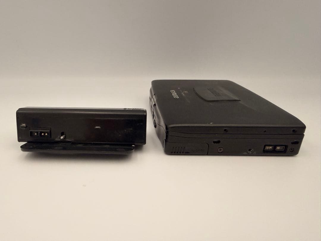 ジャンク品アイワAIWA HS-PX610カセットプレーヤー 乾電池アダプター付