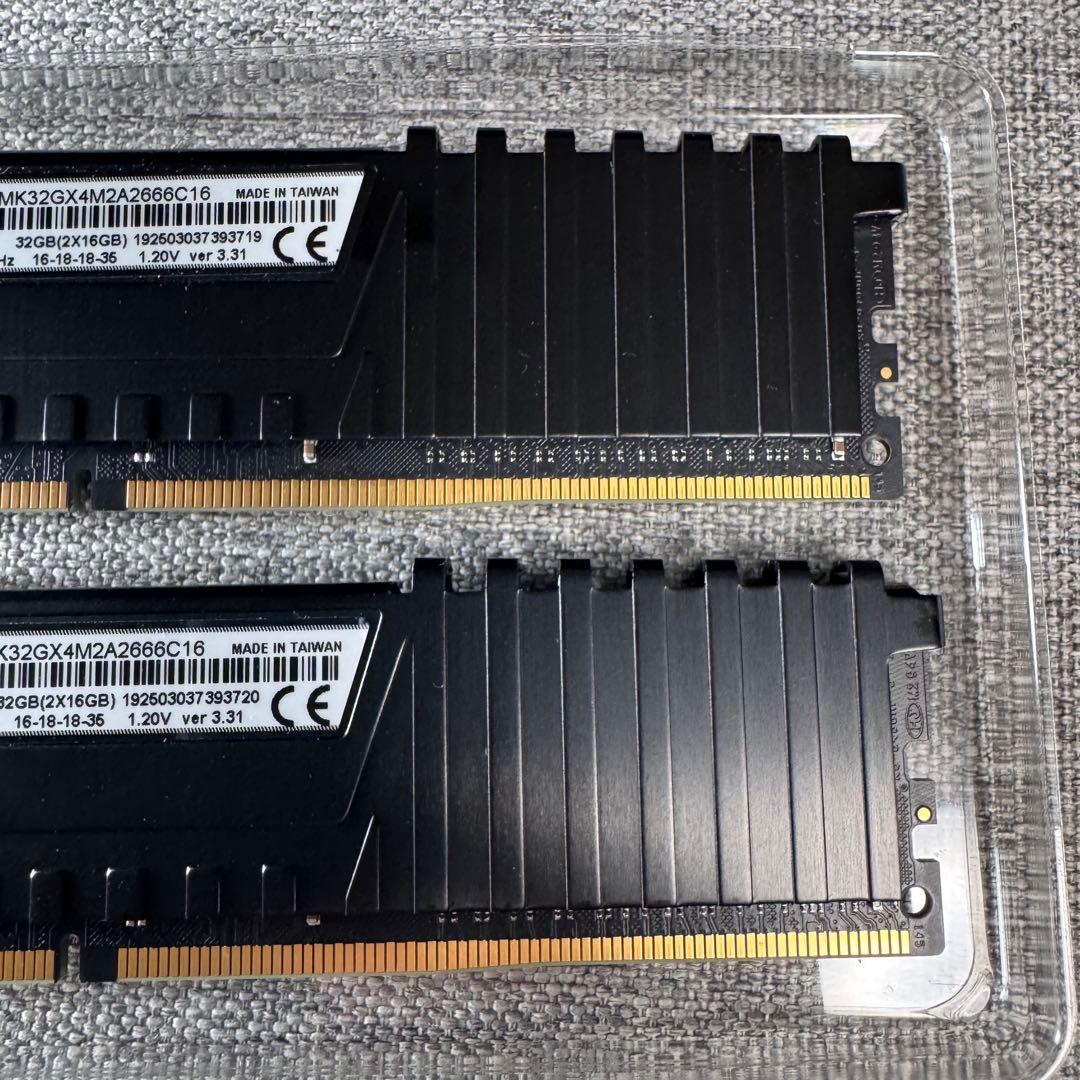 Corsair Vengeance LPX DDR4 32GB（16GB×2）