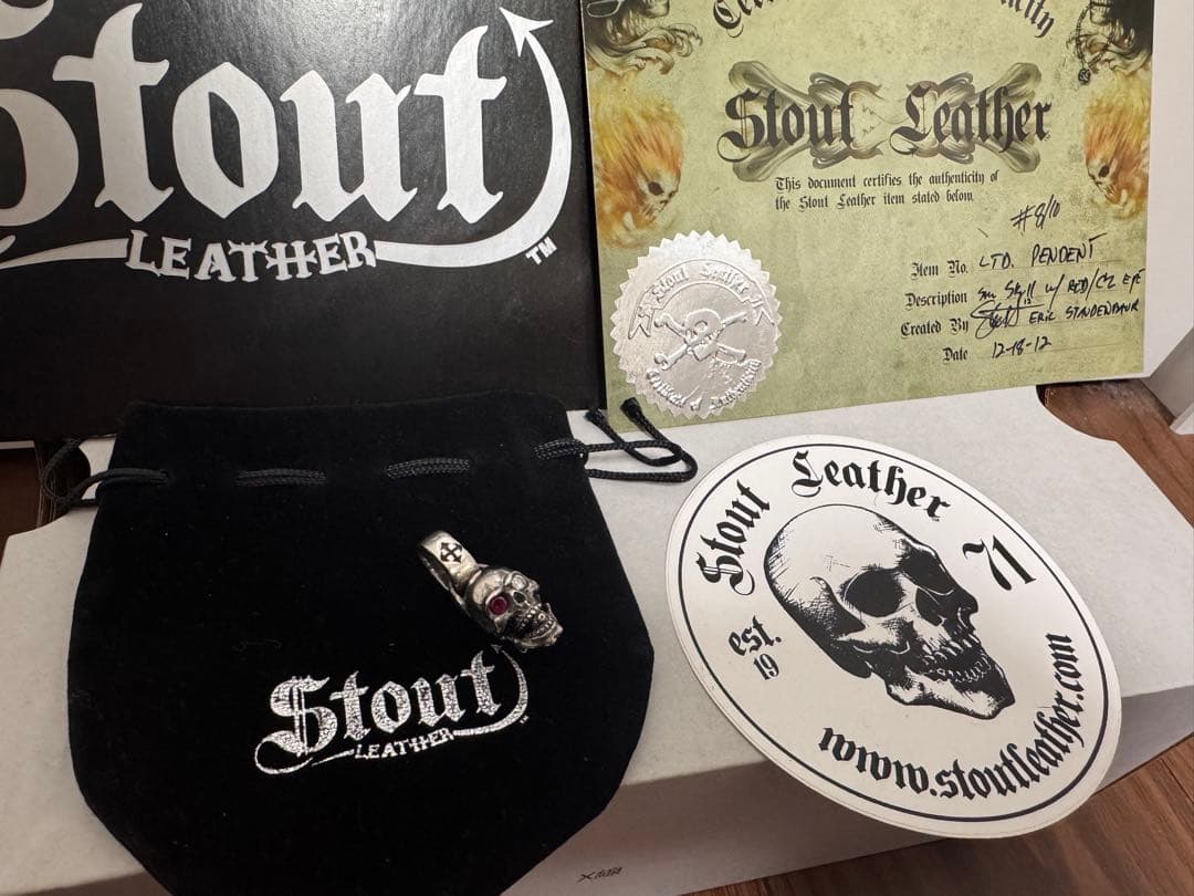 78000円購入　新品未使用付属品完備　スタウトレザー　限定スカルペンダント