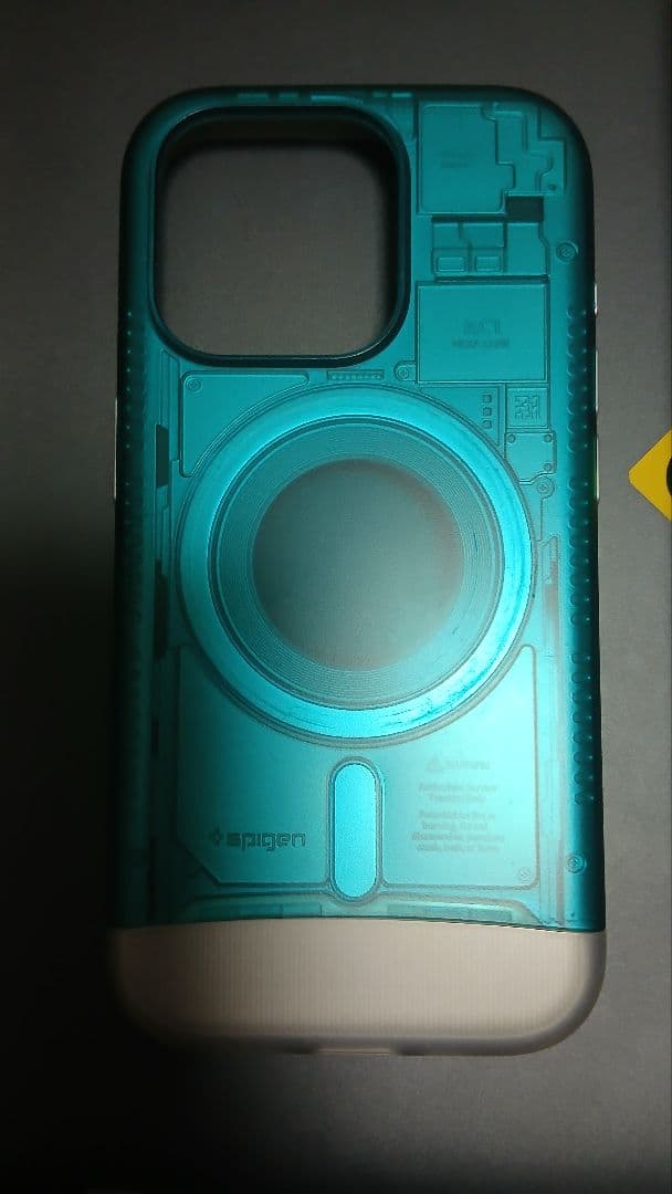 Apple iPhone 15 Pro 本体　ブラックチタニウム