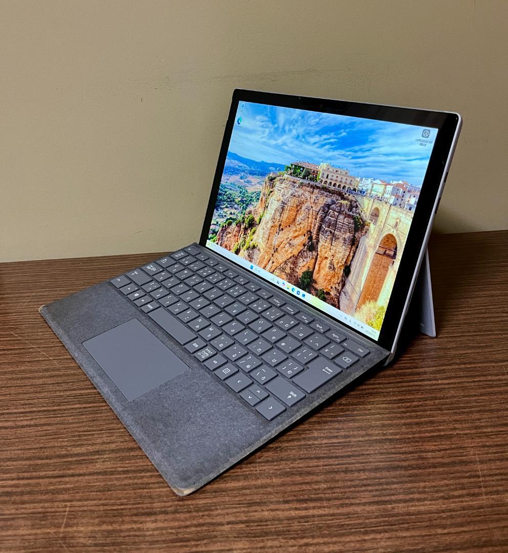 【高速・高解像度・LTE対応】Surface Pro 5 8GB/256GB