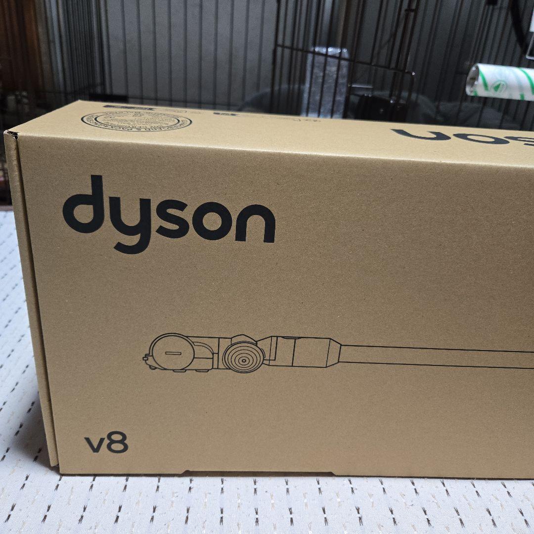 Dyson V8 Plus ダイソン コードレスクリーナー 掃除機
