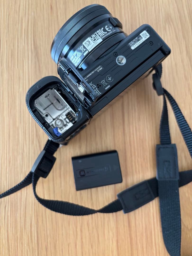 SONY ZV-E10 ブラック 本体 ＋レンズキット+ 新品リモートグリップ