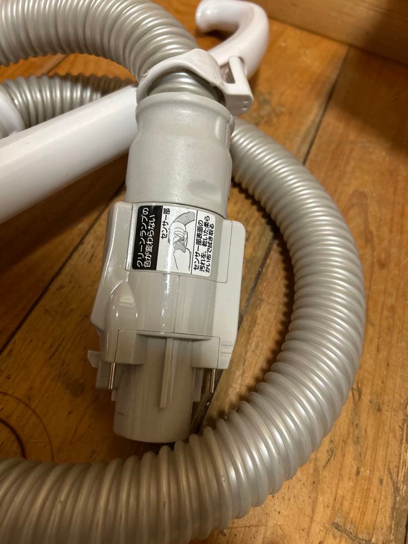 パナソニック　紙パック式　軽量静音の人気シリーズクリーナー　MC-JK830K