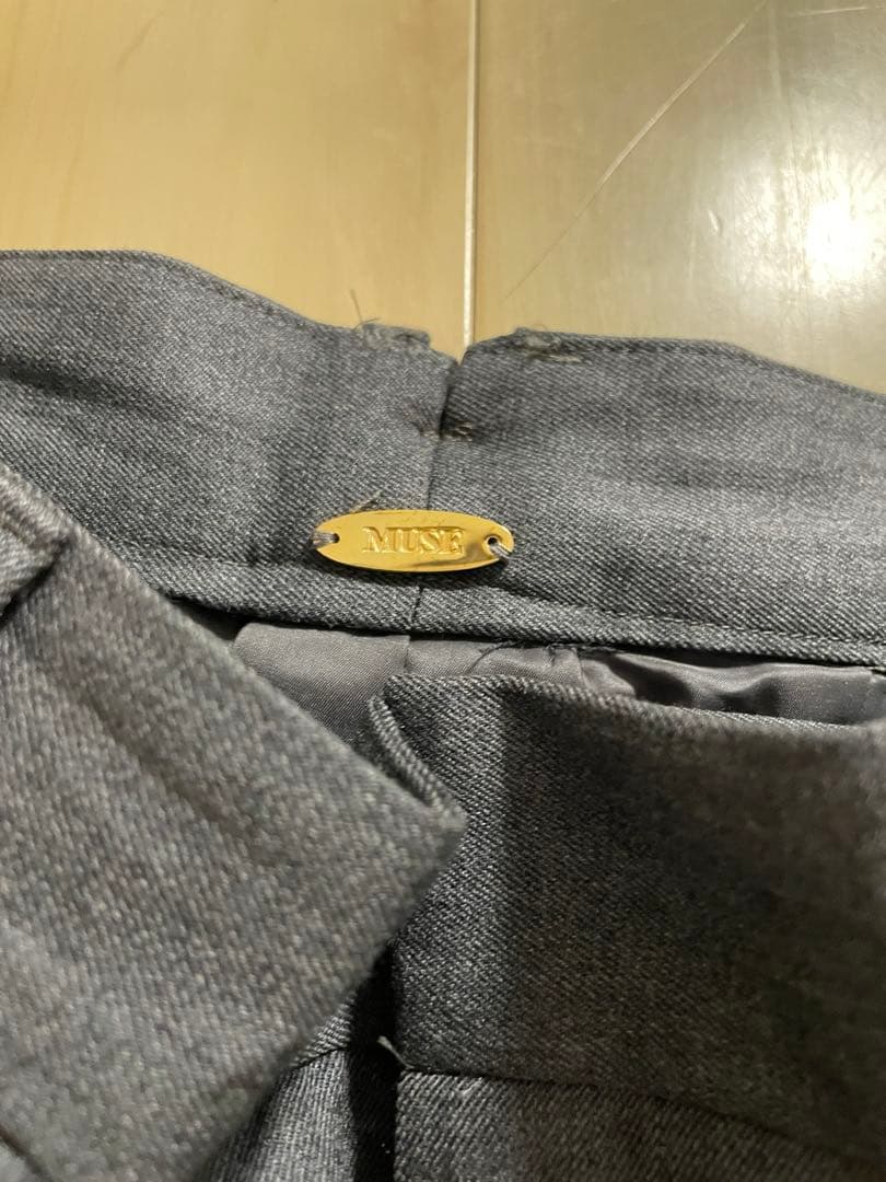 WOOL SERGEタックパンツ グレー　美品
