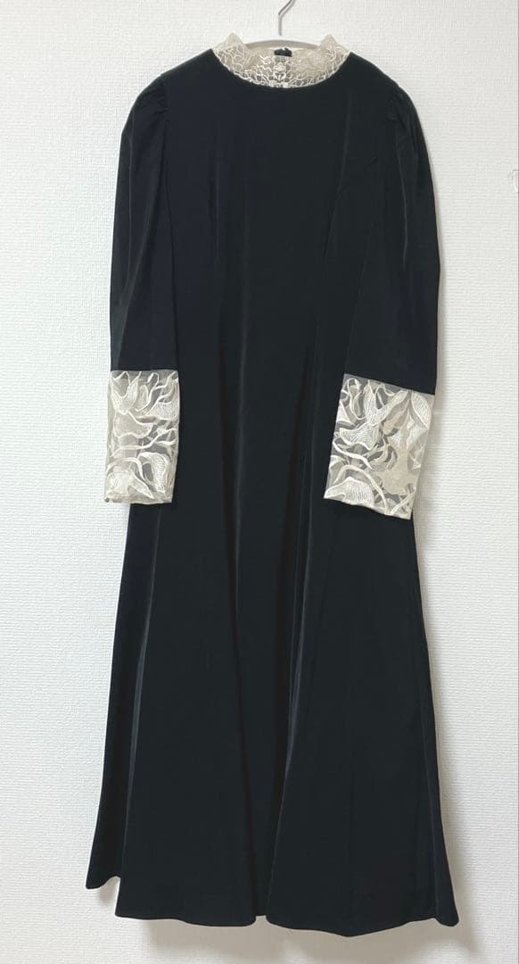 美品　人気　エトル　バック刺繍フレアドレス　パーティー　オケージョン　M