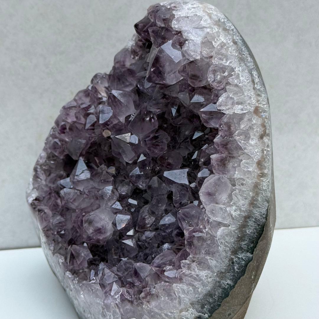 1.4kg! 大きめ アメジストドーム ジオード 紫水晶 風水 天然石