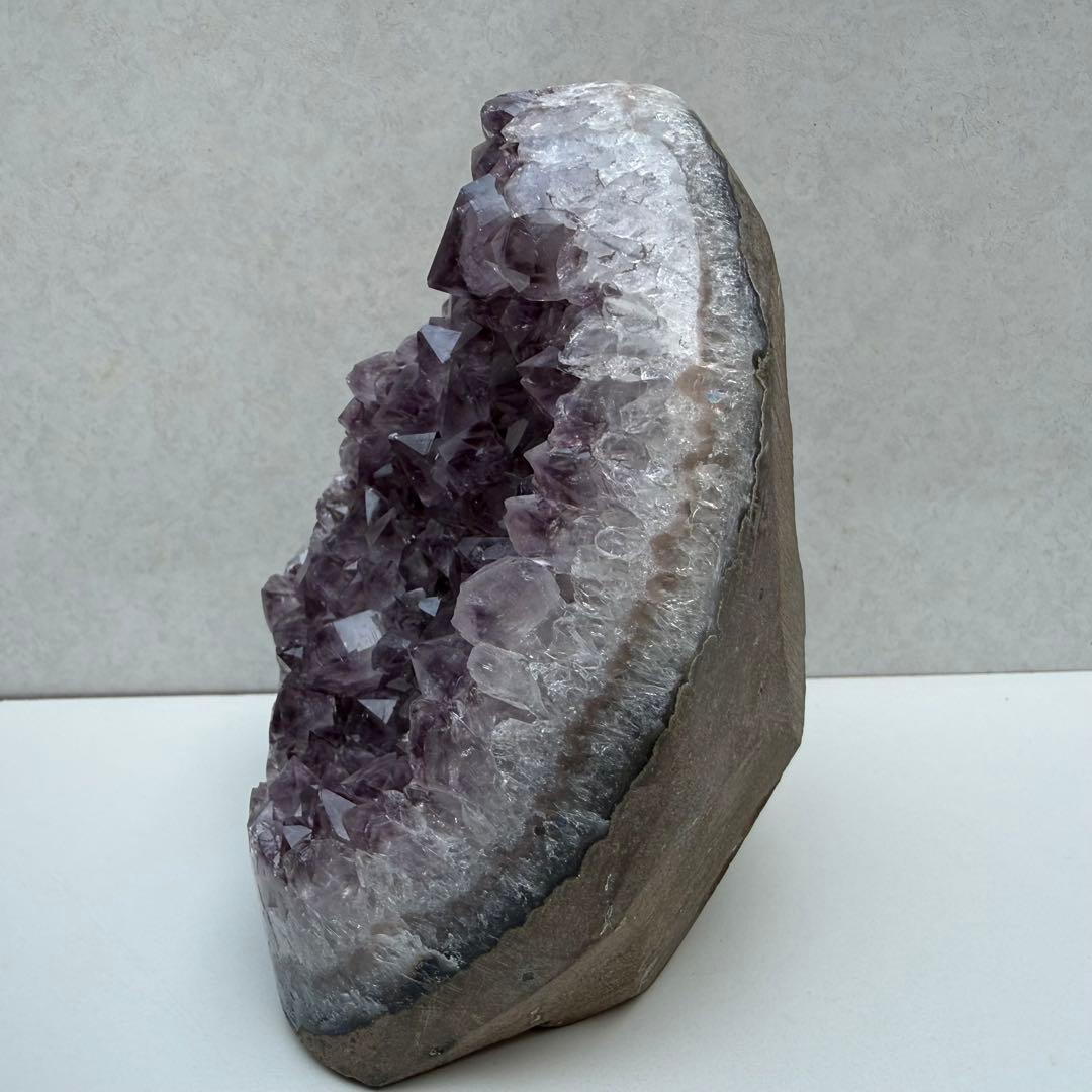 1.4kg! 大きめ アメジストドーム ジオード 紫水晶 風水 天然石